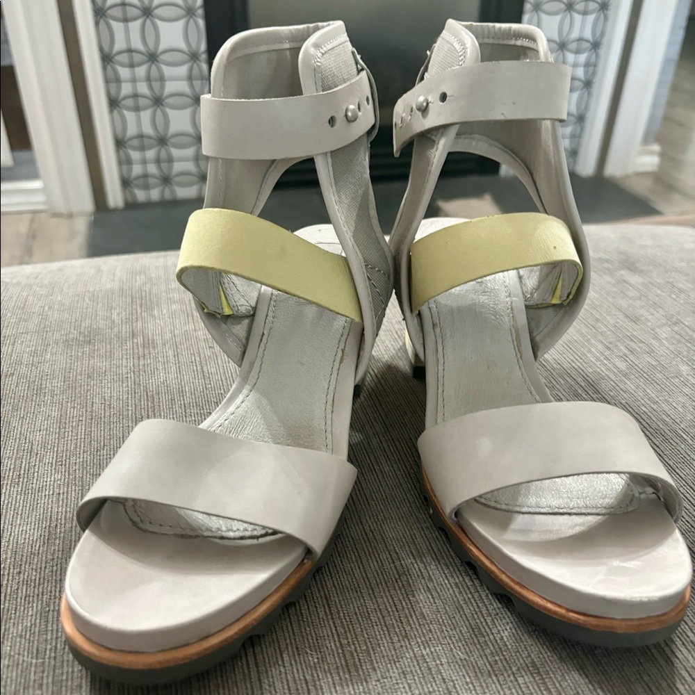 Sorel scrappy sandals size 6 1/2